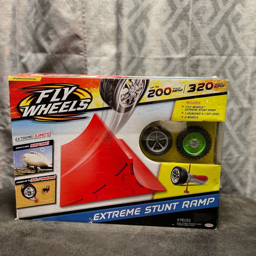 Jakks Pacific Fly Wheels Extreme Stunt Ramp Playset